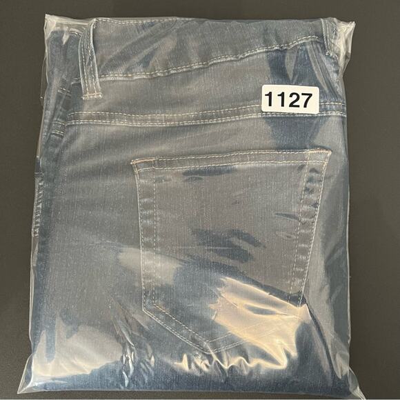 Riders by Lee Rolled Hem Relaxed Clam Diggers Denim Capris | Women’s Size 8 - Picture 9 of 9